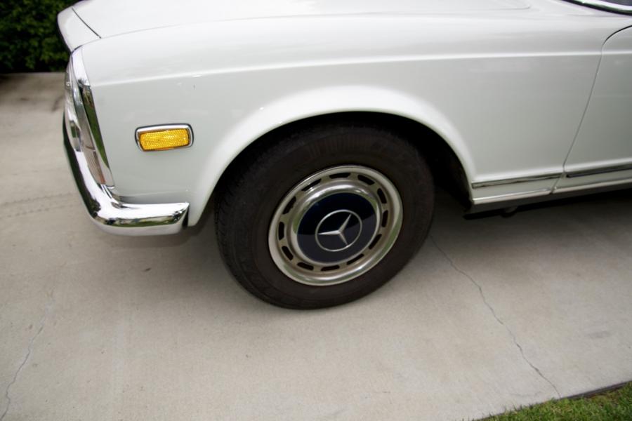 Детали экстерьера Mercedes-Benz 280 SL (W113) 1970 года  (EU) (фото 44 из 74)
